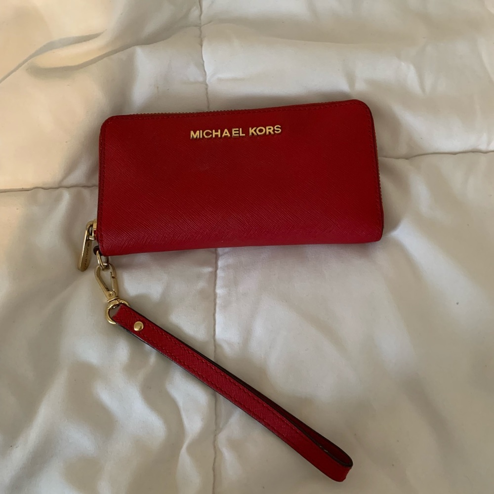 michael kors wristlet